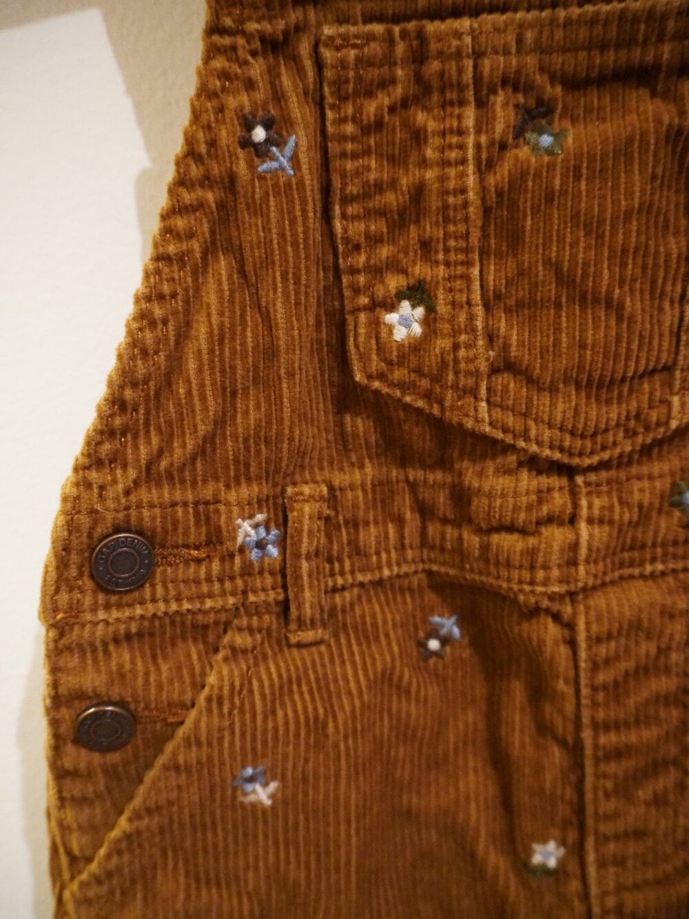 Baby GAP 2T Corduroy Overall Skirt with Embroidered Flowers Brown 100% Cotton - Picture 4 of 5